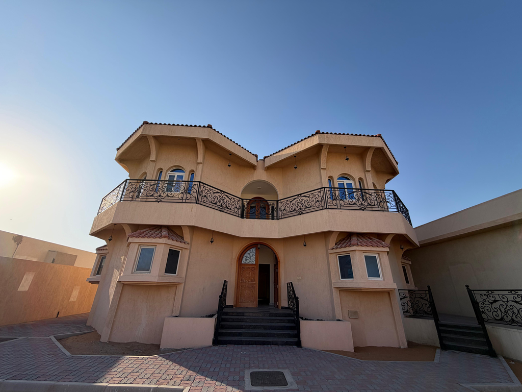 [villa] Exclusive 5BR Ensuite Villa Prime Location Offer!!